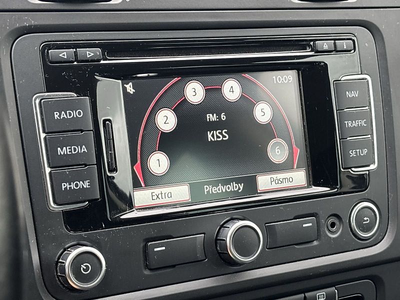 Volkswagen Golf (2012) 1.6 TDI Trend - fotka 14 z 30