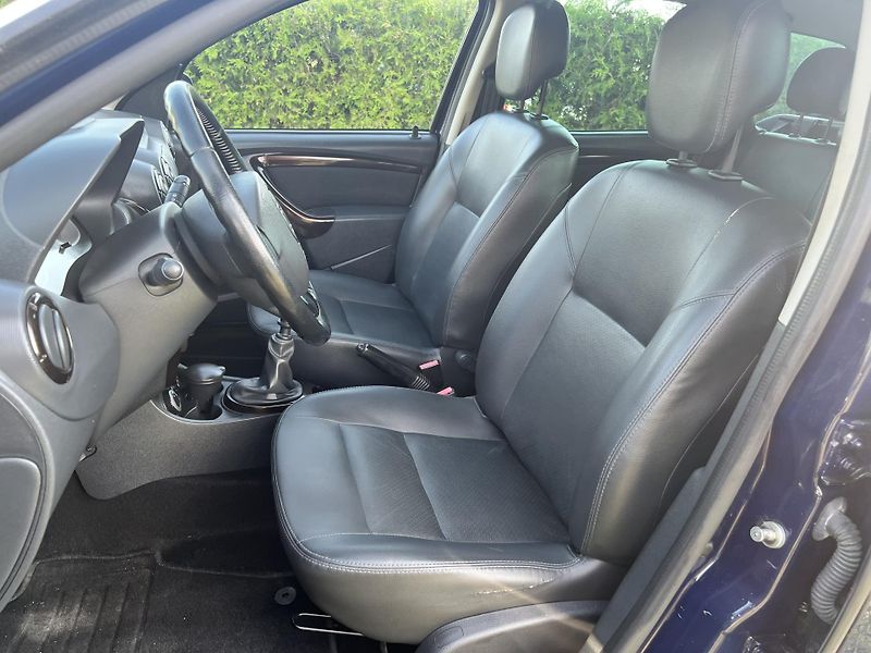Dacia Duster 1.6 77KW,4x4,KLIMA,TZ,KůŽE - fotka 13 z 42