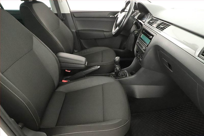 Škoda Rapid (2014) Spaceback 1.6 TDI - fotka 7 z 13