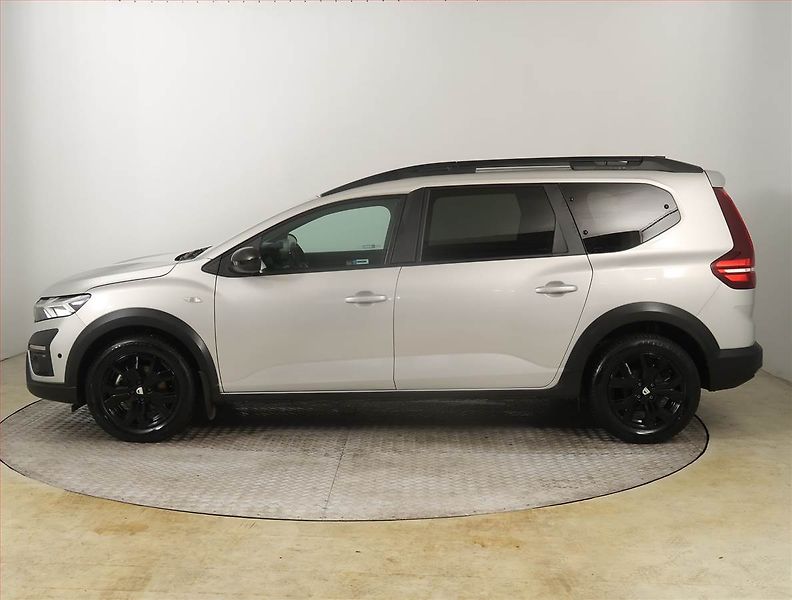 Dacia Jogger (2022) 1.0 TCe, 7 míst, Navi - fotka 3 z 23