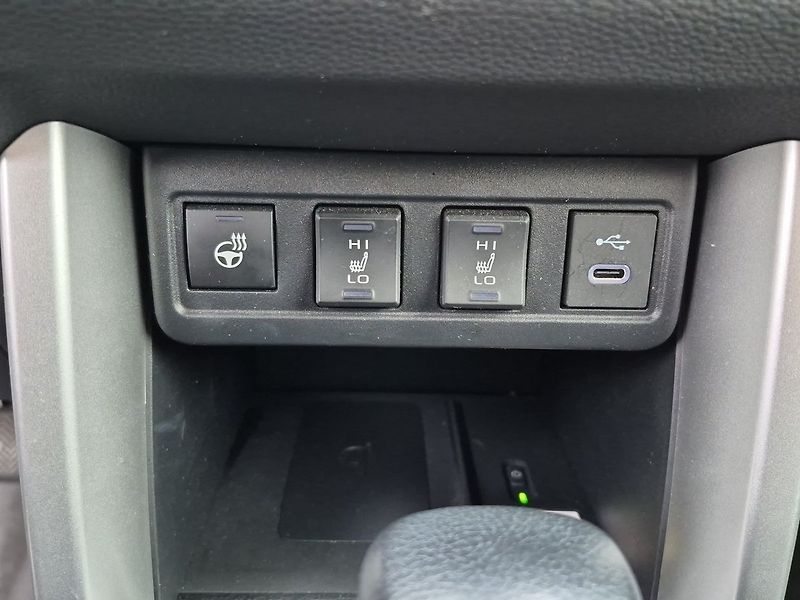 Toyota Corolla Cross Style Tech 1,8 HEV e-CVT - fotka 22 z 26