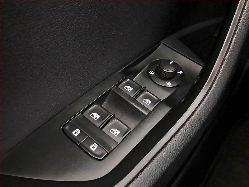 Škoda Superb (2018) Style 2.0 TDI, 4X4 - fotka 15 z 16