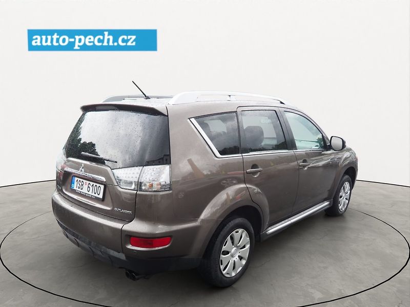 Mitsubishi Outlander (2010) 2.0 DI-D, 123 kW, 4x4 - fotka 4 z 35