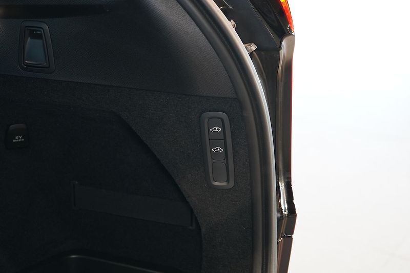 Volvo XC90 T8 PLUS Dark, Vzduch, 360° - fotka 14 z 49