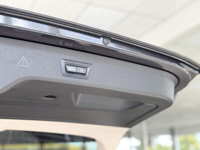 BMW Řada 5 530i xDrive*360Kam*KeyLess*TOP - fotka 40 z 45