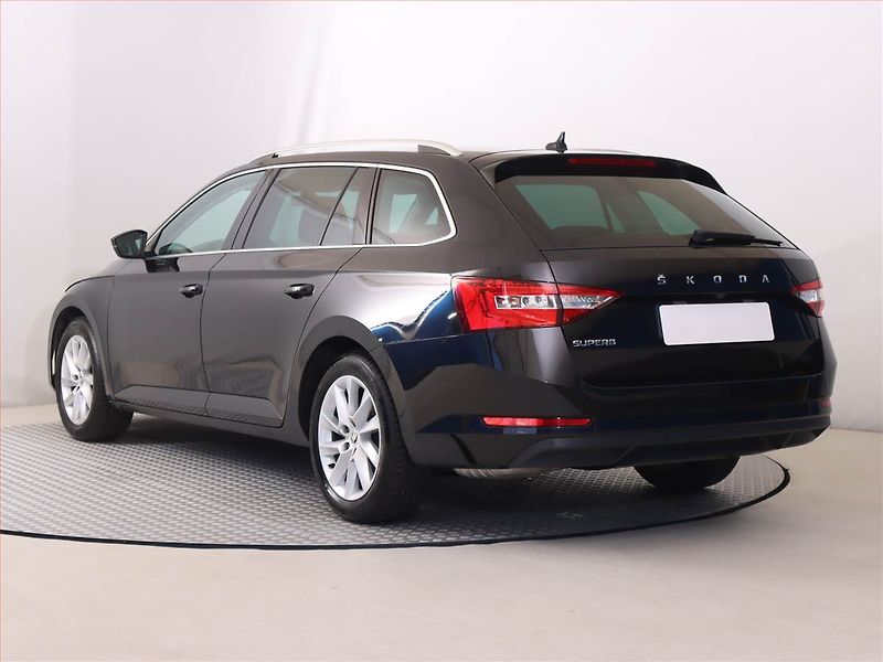 Škoda Superb (2023) Style 1.5 TSI - fotka 4 z 24