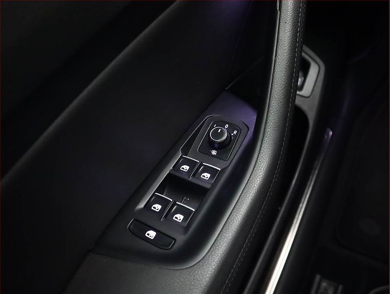 Volkswagen Passat (2016) Highline 2.0 TDI, Automat - fotka 16 z 17