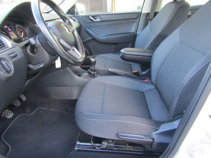Škoda Rapid (2015) 1.2 TSI 77kW  TOP QUALITY - fotka 19 z 37