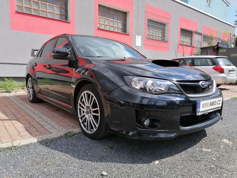 Subaru WRX STI (2011) 2,5 4D SEDAN MY2011 - fotka 4 z 14
