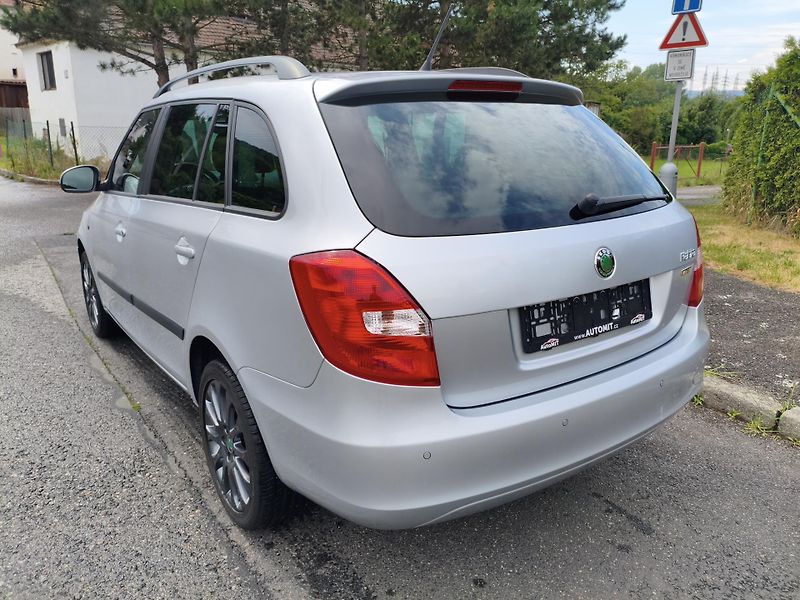 Škoda Fabia (2013) 1,2 TSI Style combi - fotka 7 z 32