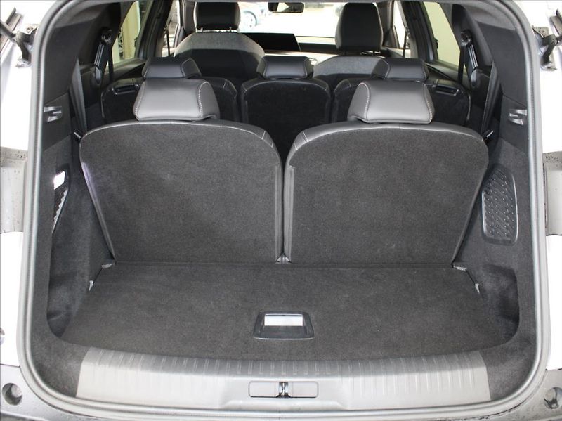 Peugeot 5008 1,2 Hybrid Allure 20tkm. ČR - fotka 27 z 28