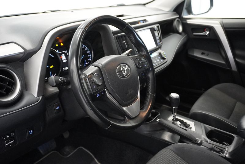 Toyota RAV4 2,5 HYBRID H3 4X2 AUT. - fotka 12 z 28