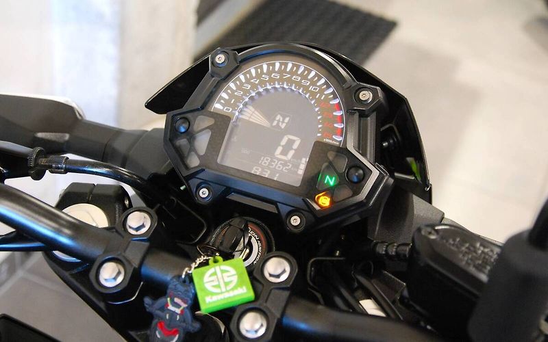 Kawasaki Z 400 (2019) Z400 - po 1.maj, serviska, od - fotka 10 z 20