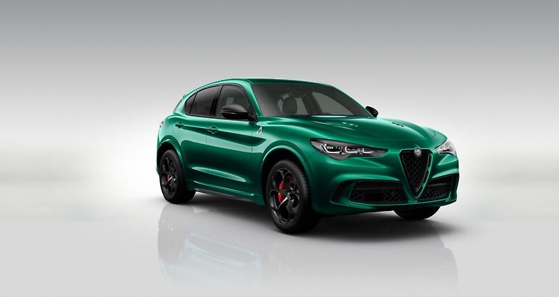 Alfa Romeo Stelvio (2026) Quadrifoglio 2.9 V6 BiTurbo 52 - fotka 1 z 6