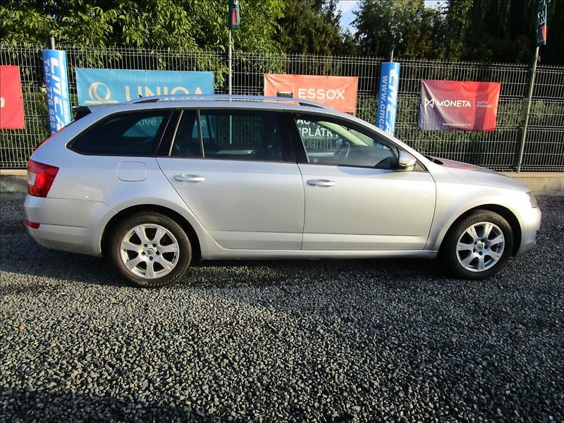 Škoda Octavia Combi 1.6TDi Greenline, Bi-xen - fotka 7 z 56