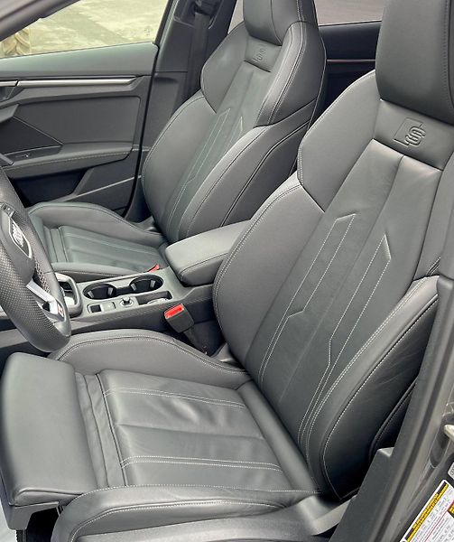 Audi S3 (2024) QUATTRO 2024 MATRIX S-LINE - fotka 18 z 46