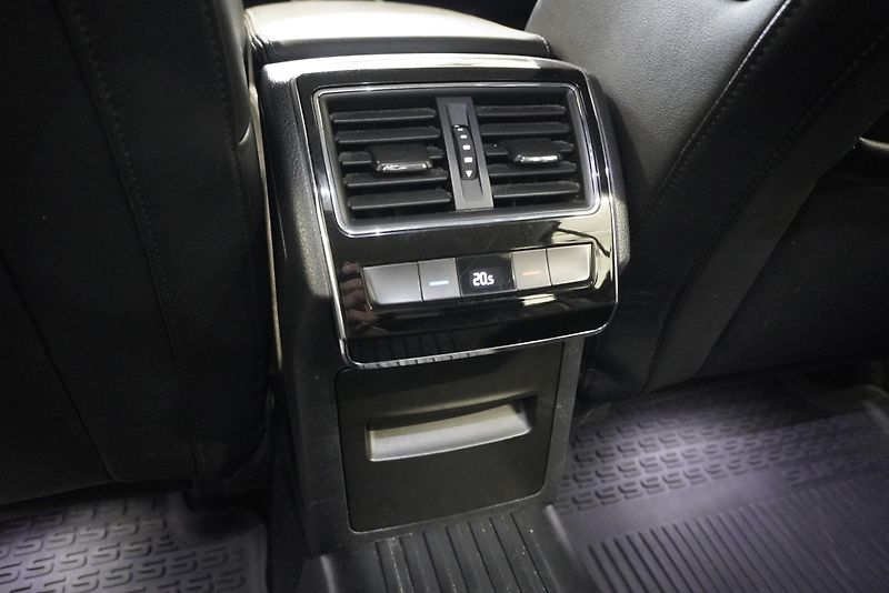 Škoda Superb 1.5 TSI 110kW STYLE TOP SERVIS - fotka 24 z 35