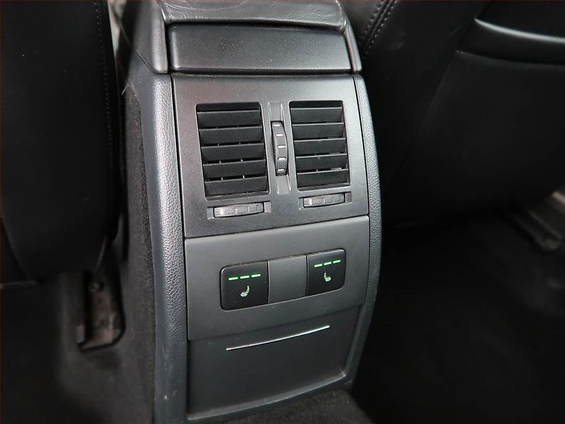 Škoda Octavia (2011) 1.6 TDI, nová STK, zamluveno - fotka 17 z 17