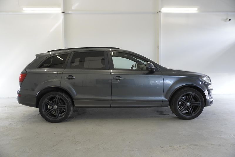 Audi Q7  4,2 TDI QUATTRO S-LINE AUT. - fotka 3 z 40