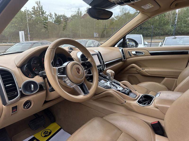 Porsche Cayenne (2016) Porsche Cayenne 2016 - fotka 10 z 19