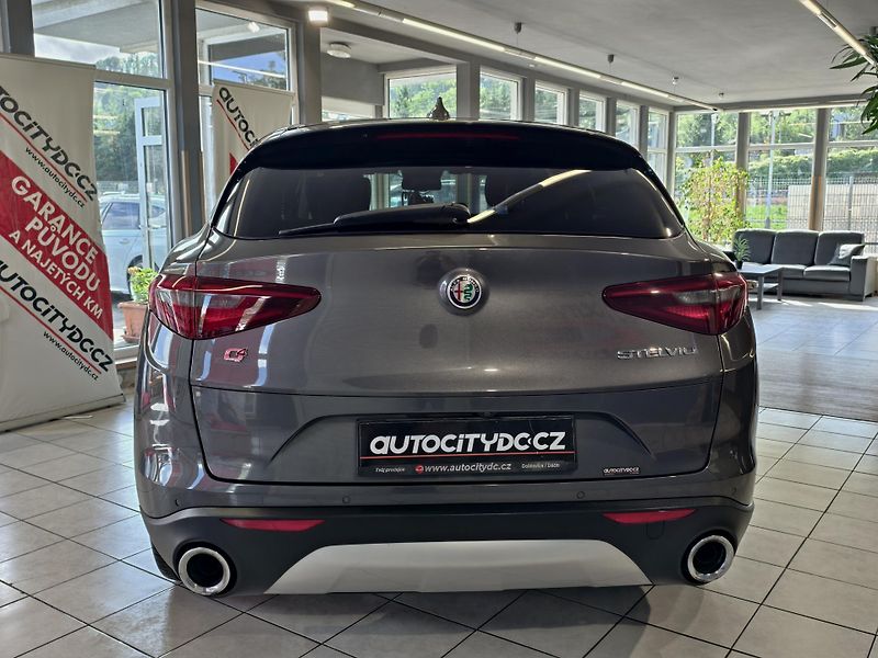 Alfa Romeo Stelvio 2.0 T 206kW Q4 FIRST EDITION - fotka 6 z 24