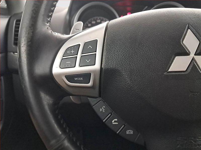 Mitsubishi Lancer (2009) 1.8 MIVEC, Automat, Navi - fotka 17 z 19