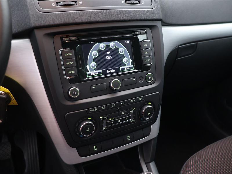 Škoda Yeti 2,0 TDI 4x4 Outdoor Xenon 1.Ma - fotka 18 z 27