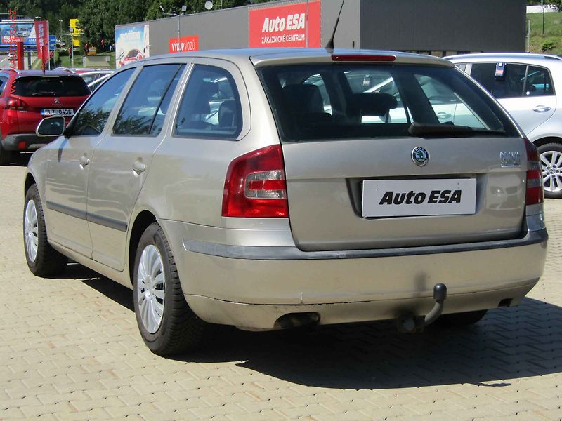 Škoda Octavia (2005) 1.9TDi, Ambiente - fotka 6 z 15