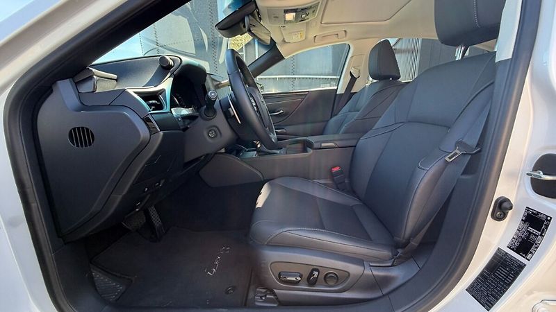 Lexus ES 300h 300h 2,5 HEV BUSINESS EDITION - fotka 7 z 25