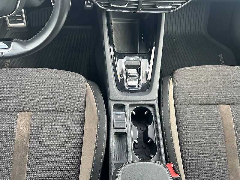 Škoda Octavia Scout 7DSG 4x4 2,0TDI - fotka 9 z 26