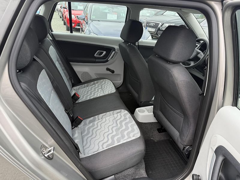 Škoda Fabia 1.2 HTP DIGIKLIMA TEMPOMAT - fotka 11 z 13