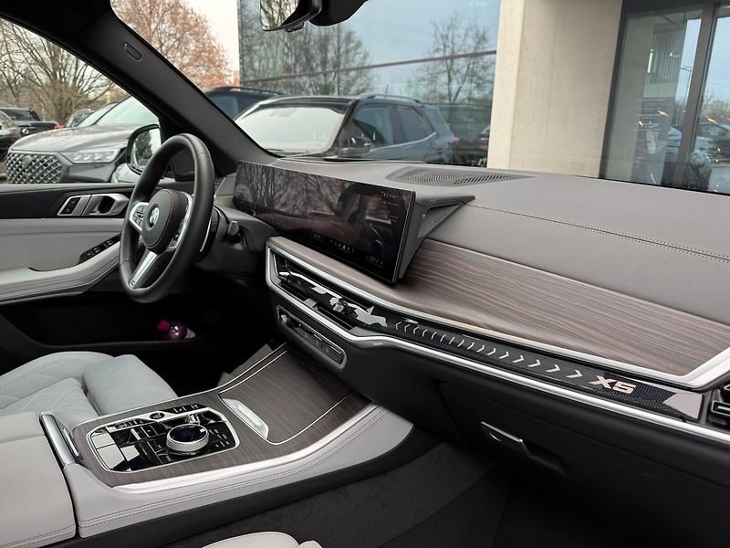 BMW X5 30xd Masáž Ventilace Softclose - fotka 17 z 25