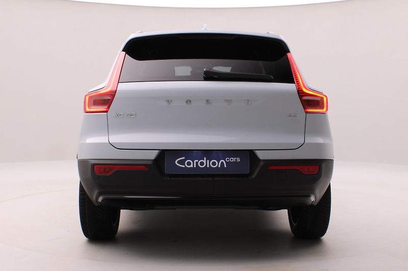Volvo XC40 (2025) B3 AUT DARK PLUS - fotka 11 z 64
