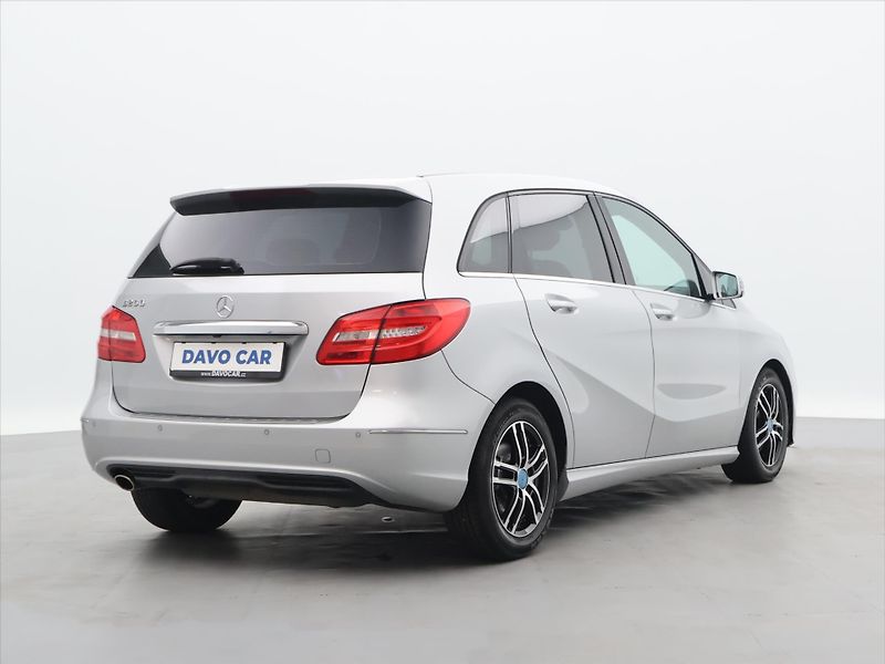 Mercedes-Benz Třídy B 1,6 200i 138kW Navi Xenon - fotka 7 z 37