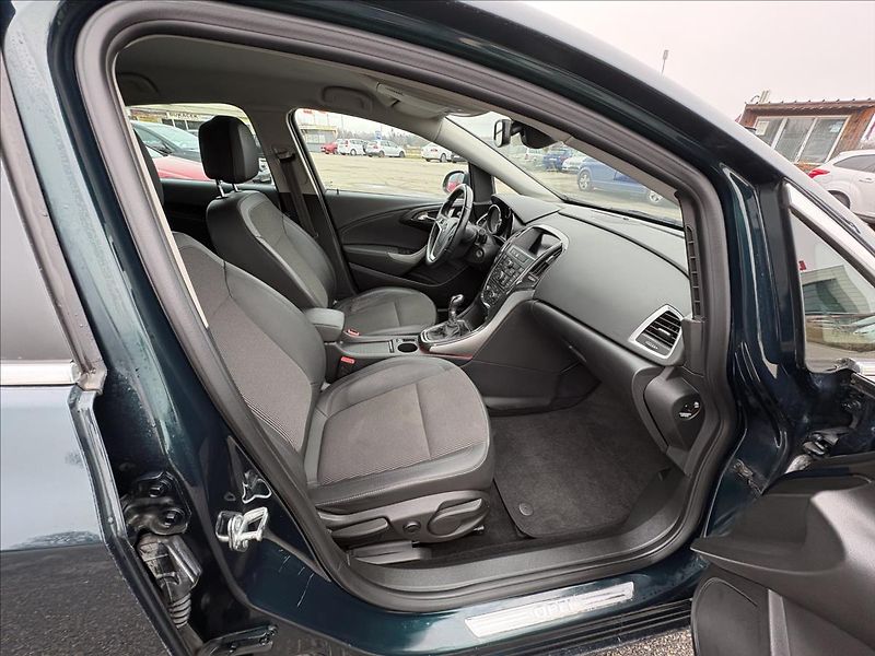 Opel Astra 1,4 iT 103kW,Xenon,Navi,Výhřev - fotka 23 z 32