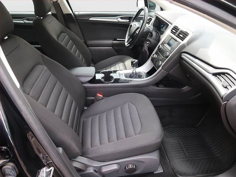 Ford Mondeo (2015) Trend 1.5 EcoBoost, Tempomat - fotka 9 z 20