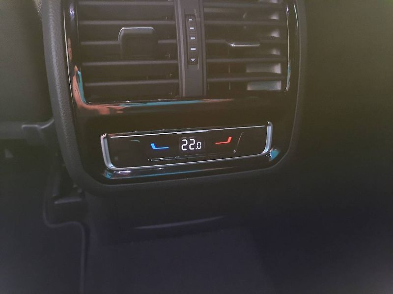 Volkswagen Passat Variant (2023) 2.0 TDI (110kW/150k) DSG, Busi - fotka 21 z 27