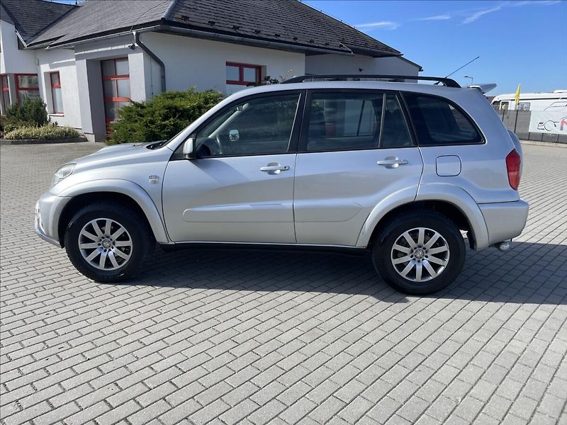 Toyota RAV4 2,0 D-4D 85kw Klima 4x4 po STK - fotka 2 z 23