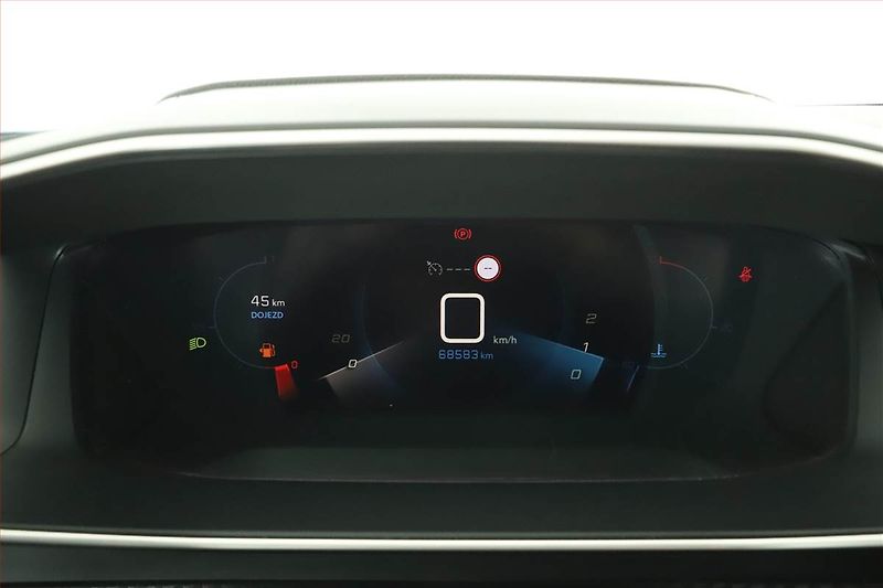 Peugeot 2008 (2021) 1.2 PureTech, Tempomat - fotka 11 z 14