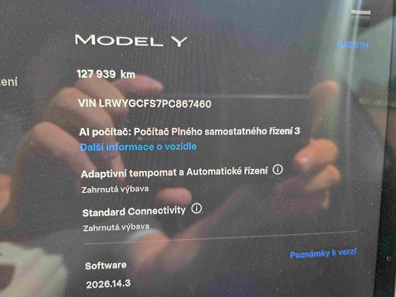 Tesla Model Y (2023) RWD LED ACC 19ALU NAVI - fotka 8 z 11
