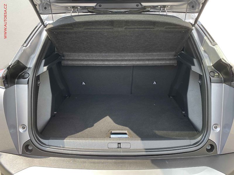Peugeot 2008 (2020) 1.2PT, Allure, TZ, navi - fotka 7 z 17
