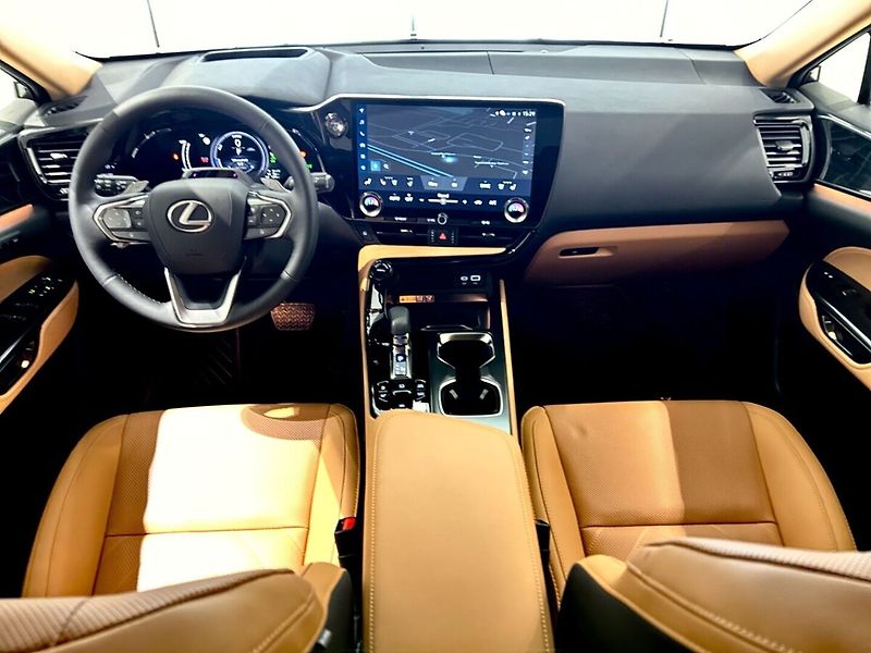 Lexus NX 450h plus 450h+ 2.5 PHEV PRESTIGE - fotka 7 z 10