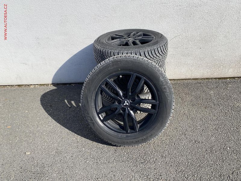 Mitsubishi Eclipse Cross (2018) 1.5T-MiVEC 4x4, AT, kůže - fotka 21 z 21