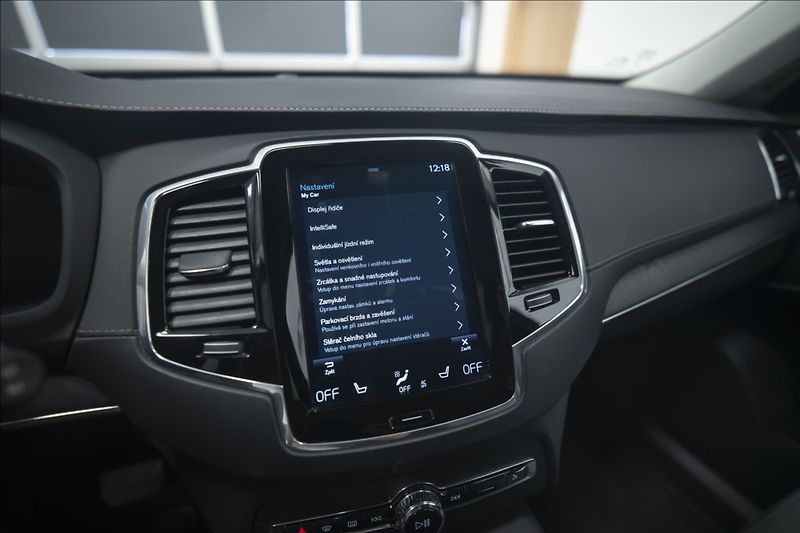 Volvo XC90 2,0 B5 AWD INSCRIPTION 7 MÍST - fotka 30 z 47