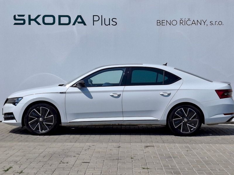 Škoda Superb (2023) Sportline 1.5TSi 110kW - fotka 3 z 35