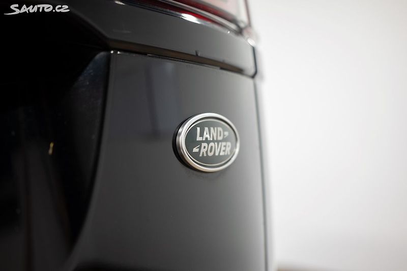 Land Rover Range Rover Velar 2.0 P250 184 kW - fotka 28 z 33