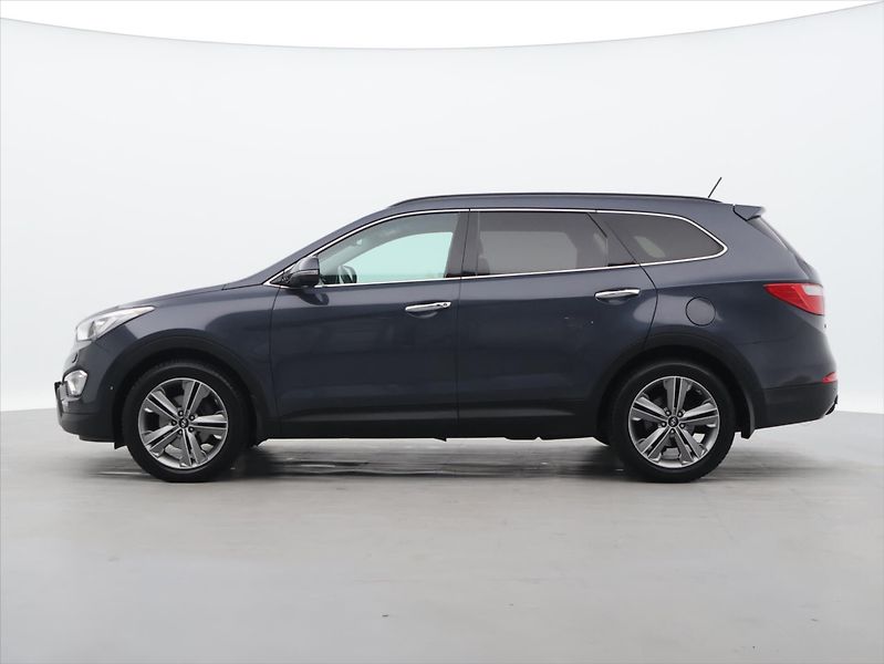 Hyundai Grand Santa Fe 2,2 CRDI 145kW CZ Luxury DPH - fotka 4 z 32