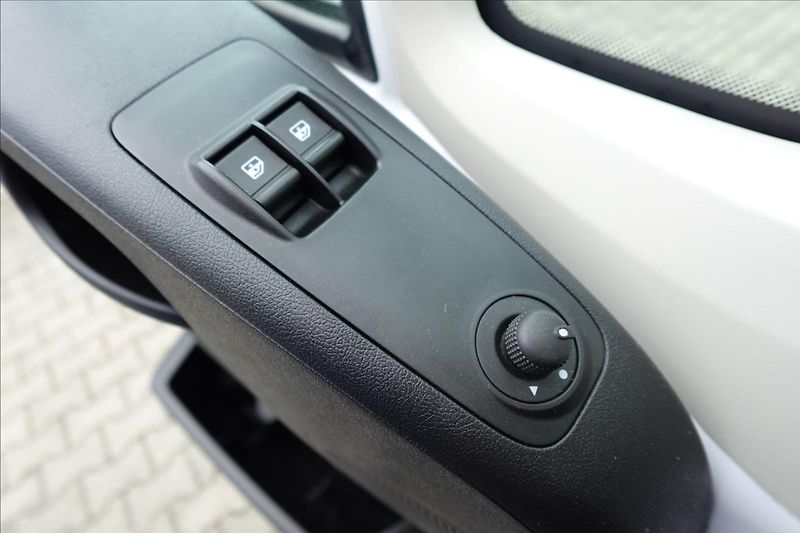 Citroën Jumper 2,2 HDI  VALNÍK 7 MÍST KLIMATI - fotka 19 z 34