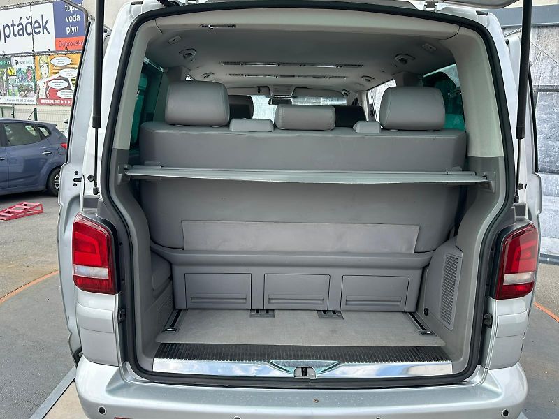 Volkswagen Multivan (2006) 2.5TDi, 128KW, HIGHLINE - fotka 10 z 26