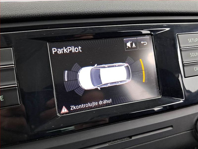 Škoda Octavia (2015) 1.6 TDI, Serv.kniha, Xenony - fotka 21 z 23
